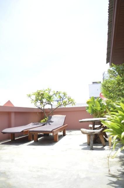 Baan Chalelarn Hotell HHQ Exteriör bild