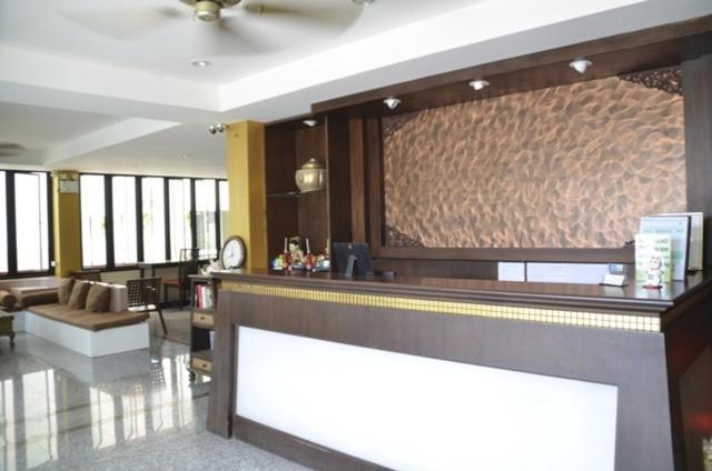 Baan Chalelarn Hotell HHQ Exteriör bild