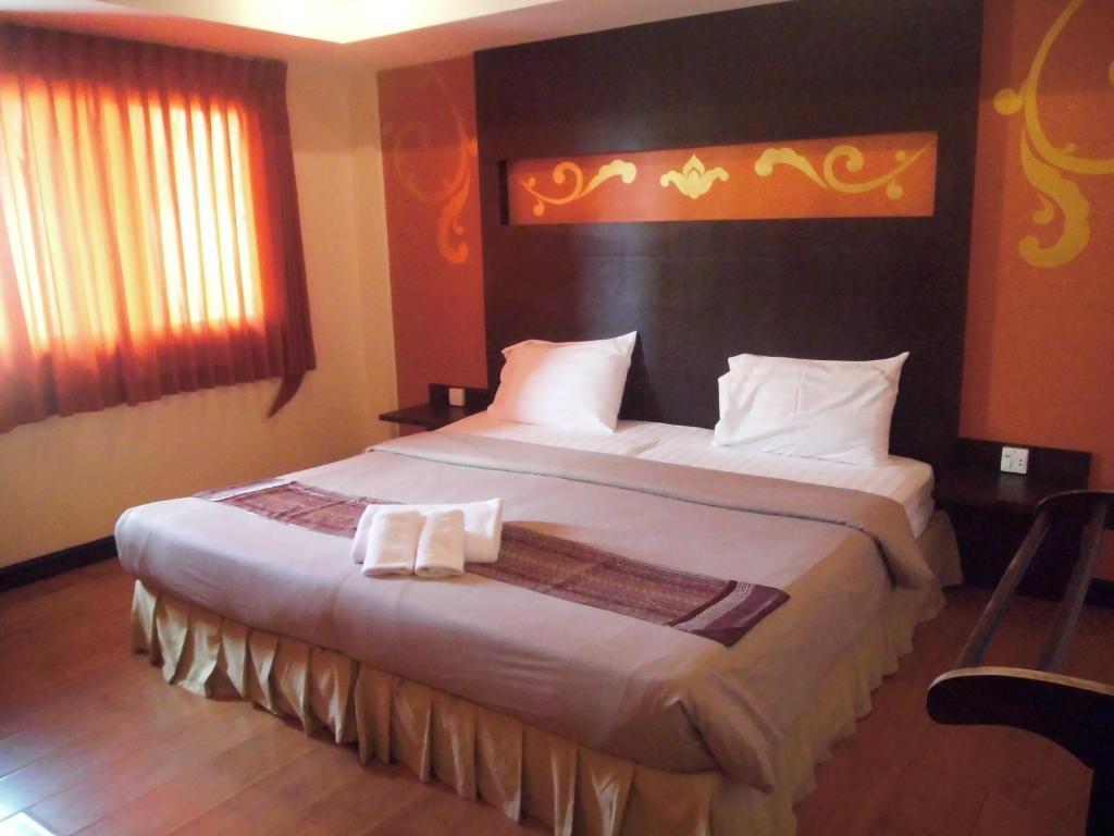 Baan Chalelarn Hotell HHQ Exteriör bild