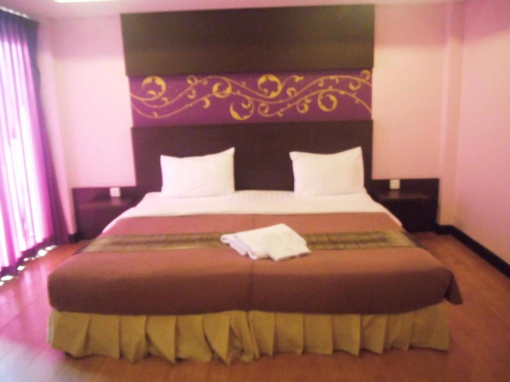 Baan Chalelarn Hotell HHQ Exteriör bild